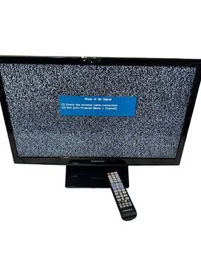 Samsung UN24H4000AFXZA 24” LED HDTV 720p TV w/ Remote Stand Tested Working